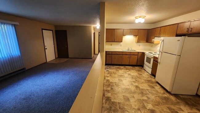 Building Photo - Available now! 2 Bedroom, 1 Bathroom Apart...