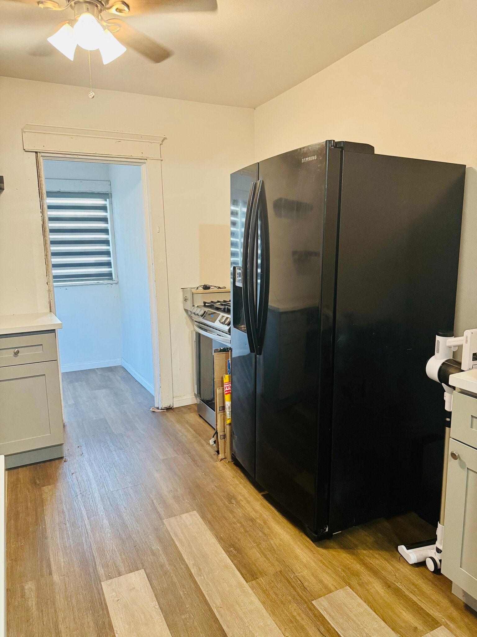 Kitchen - 1045 Bradford St
