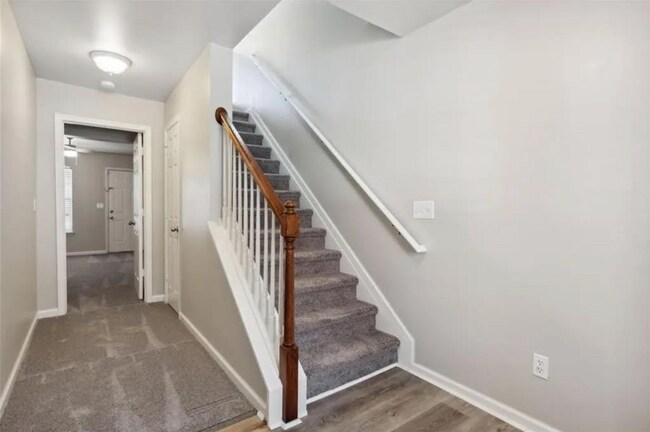 Building Photo - 2200 Landing Walk Dr