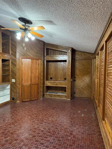 Building Photo - 2309 Richwood Dr