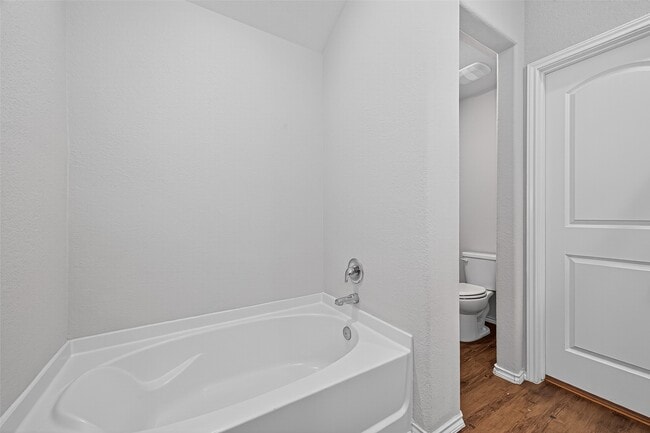 Building Photo - 5310 Songlark Bluff Cir