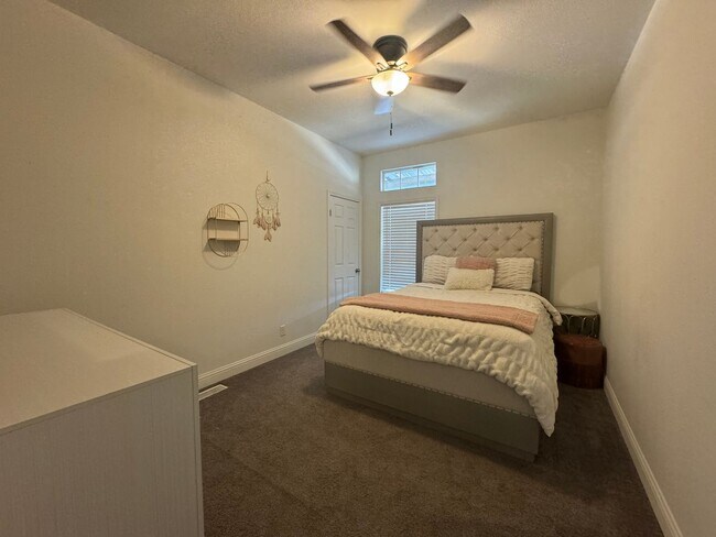 Building Photo - Ranch Style Home Here In the Heart of Perris