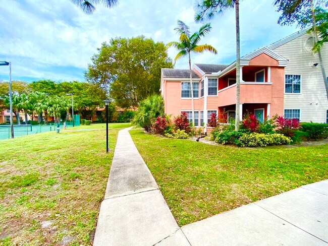 Building Photo - 1001 Crystal Way