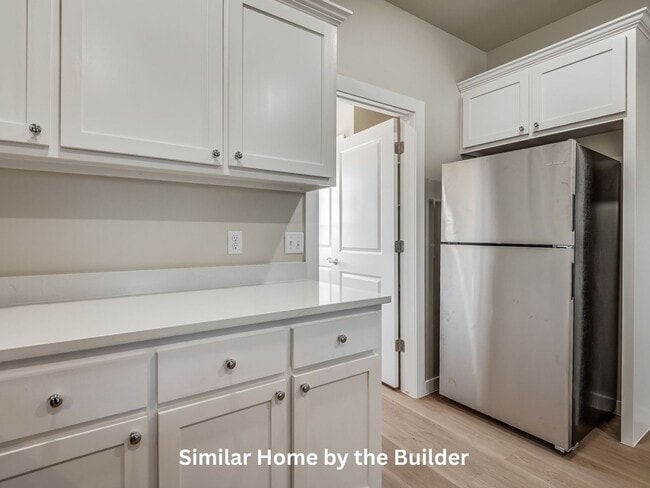 Building Photo - Charming 2-Bedroom Rental – Pet Friendly