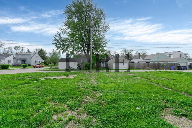 Building Photo - 1153 E 20th Ave
