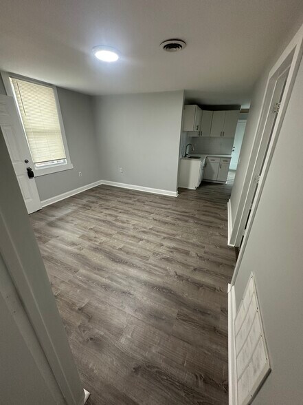 Living room - 128 Spring St