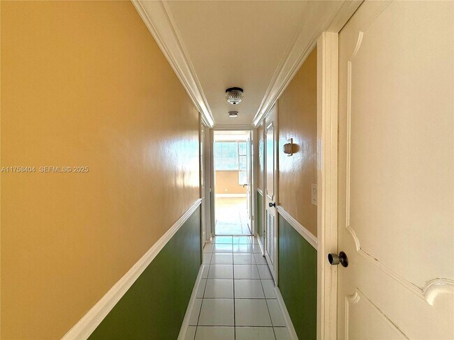 Building Photo - 920 NE 199th St