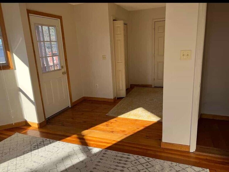 Building Photo - 33B Parsons St