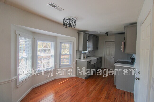 Building Photo - 2004 Vestry Dr