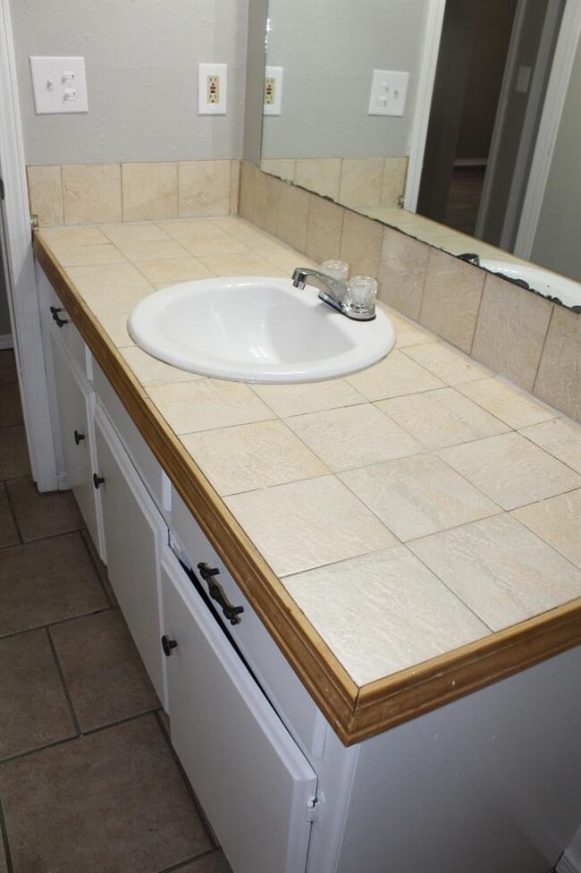 Building Photo - 4026 Parkwoods Ln