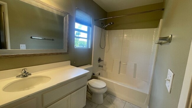 Building Photo - Gorgeous 4 Bedroom, 2.5 Bath with Loft in Rancho Del Oro For Rent!