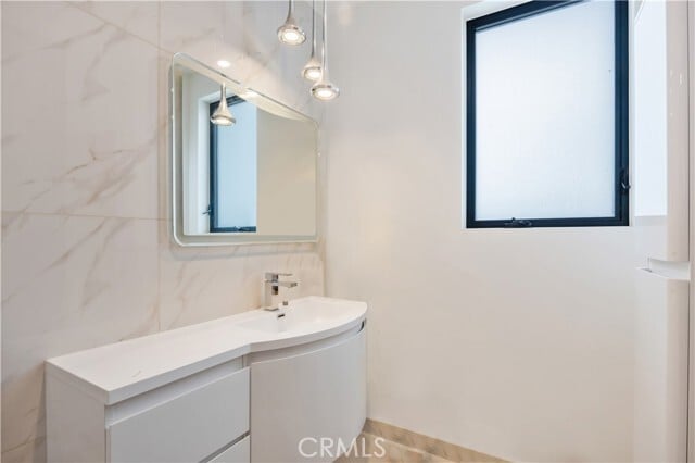 Building Photo - 332 Avenue E