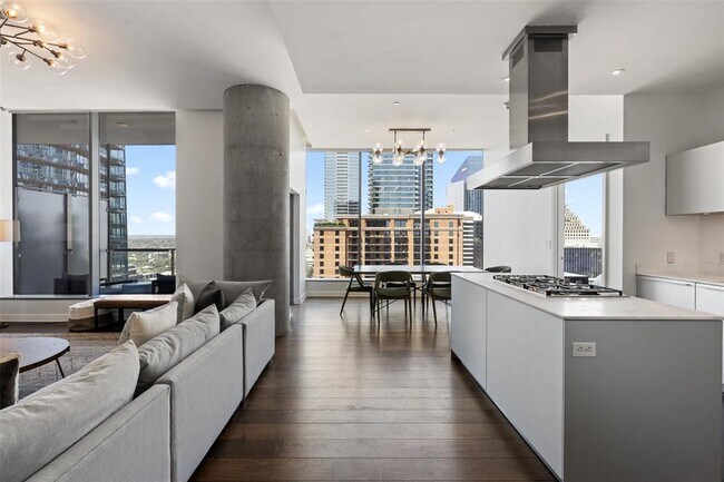 Building Photo - 210 Lavaca St