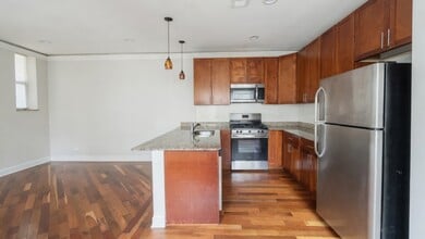 Building Photo - 2038 W Touhy Ave