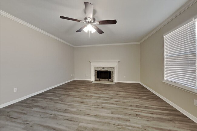 Building Photo - 19123 Oakway Dr