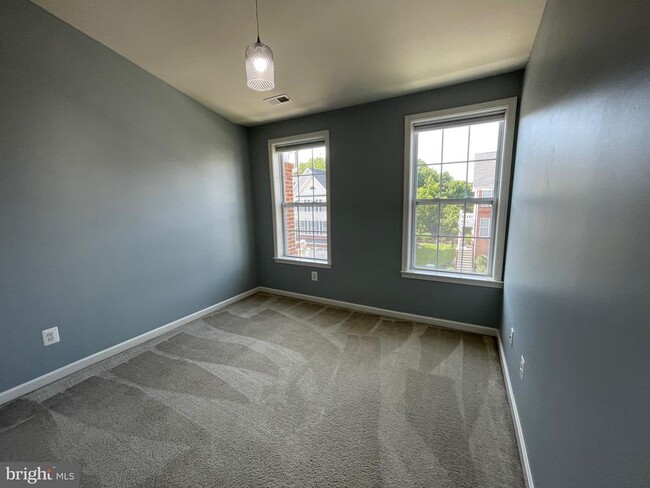 Building Photo - 317 Spruce Pine Rd