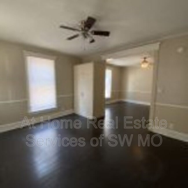 Building Photo - 640 S Grant Ave