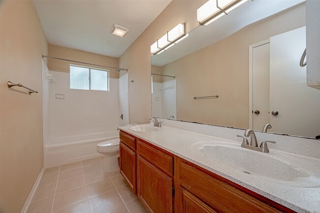 Building Photo - 3022 Sam Houston Dr