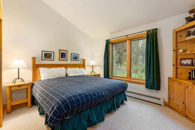 Building Photo - 929 American Way