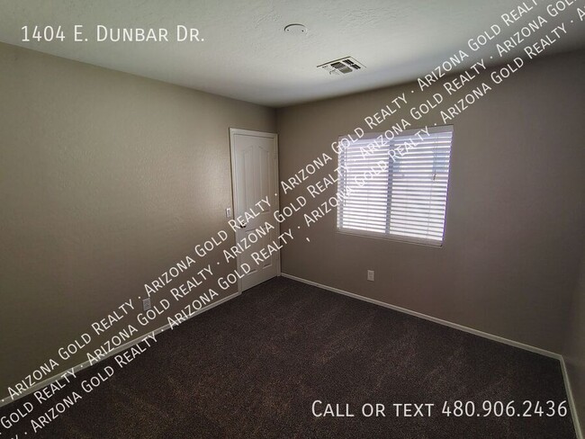 Building Photo - 1404 E Dunbar Dr