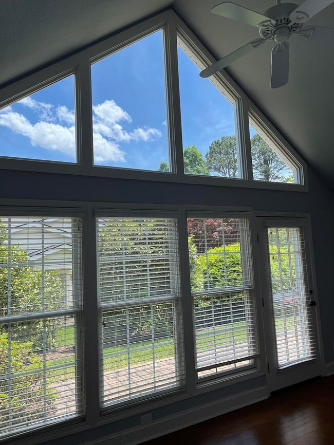 Building Photo - 54 Lake Pointe Cir