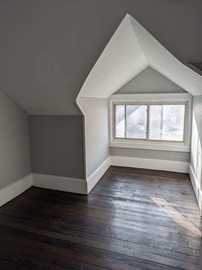 Building Photo - 73 Woodland St
