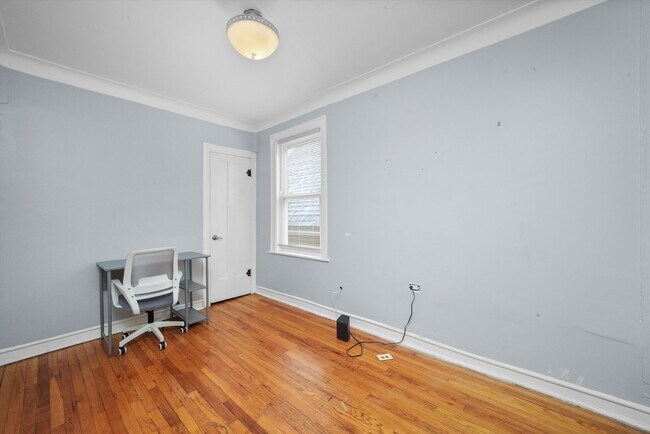 Building Photo - 4420 W Cortez St