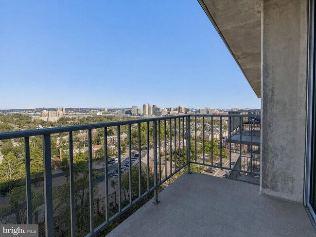 Building Photo - 2059 Huntington Ave