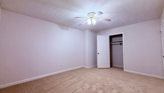 Building Photo - 708 Burnt Creek Dr NW