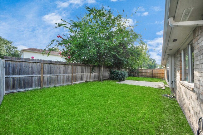 Building Photo - 21106 Brookrock Cir