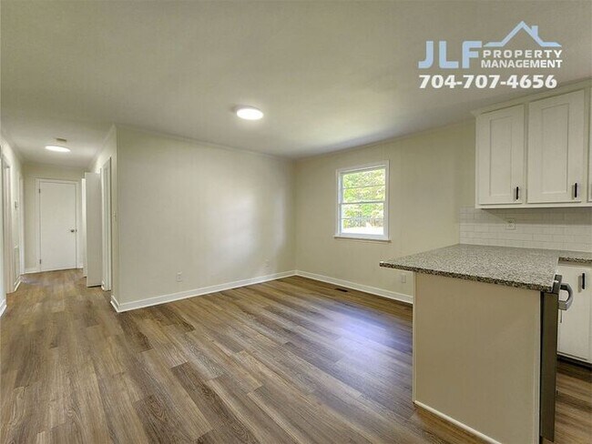Building Photo - Fully Remodeled 3 Bed/1.5 Bath Ranch in Be...