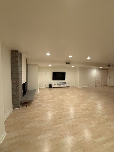 Building Photo - 4240 Fulton Ave