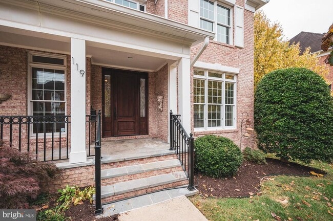 Building Photo - 119 E Jefferson St