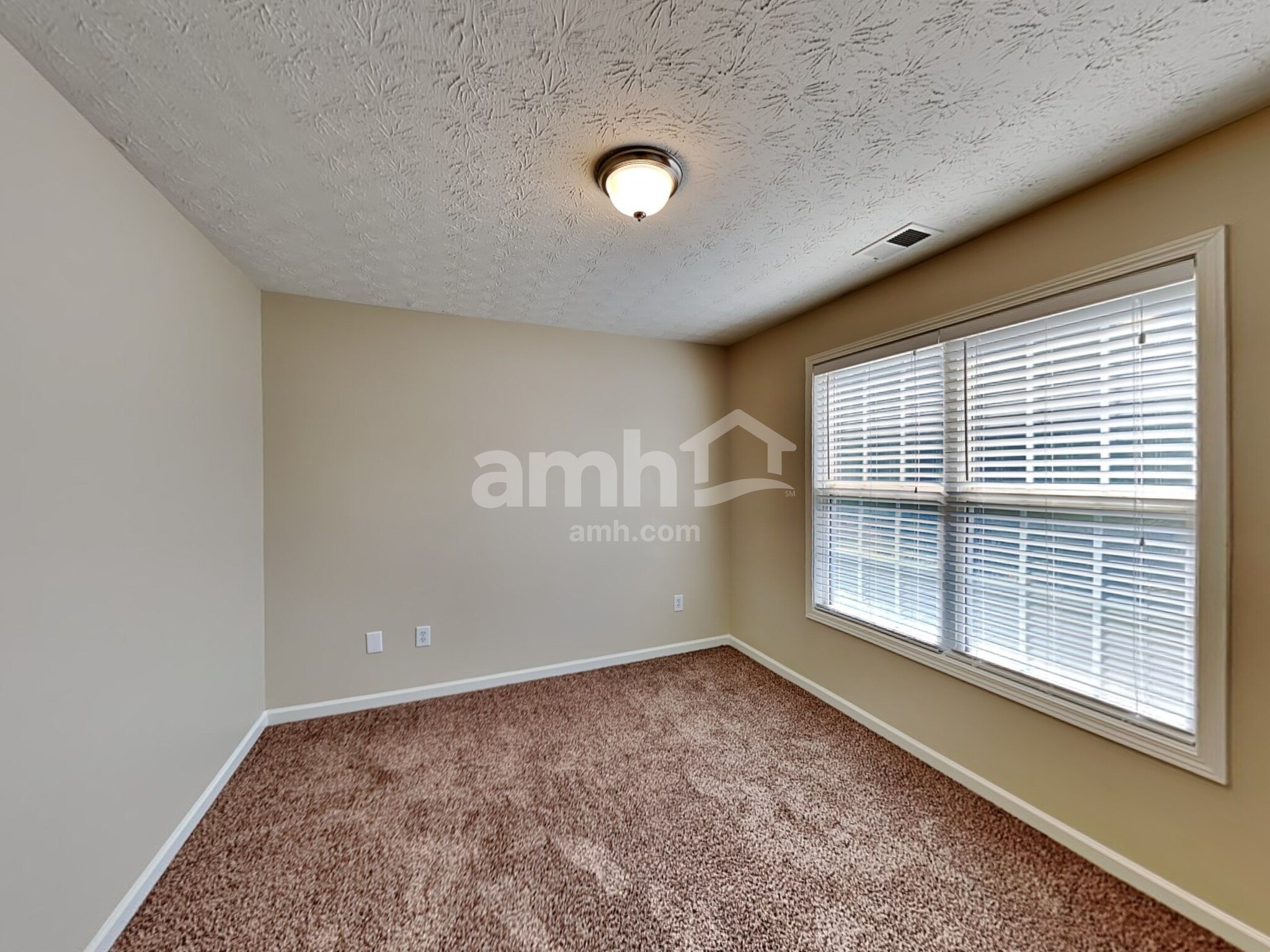 Building Photo - 661 Stonecrest Dr