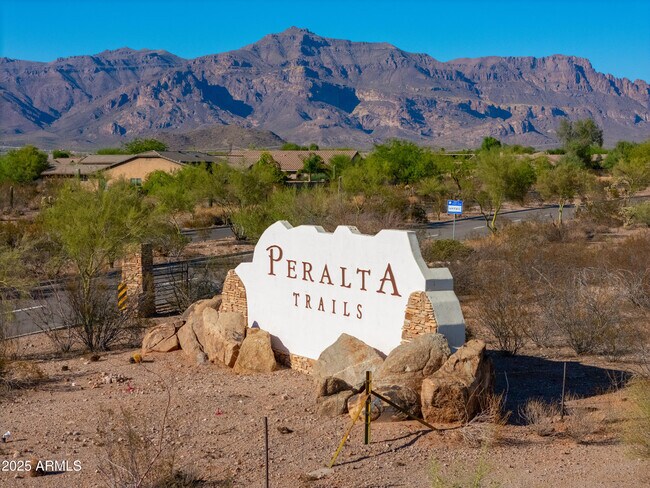 Building Photo - 10806 E Peralta Canyon Dr