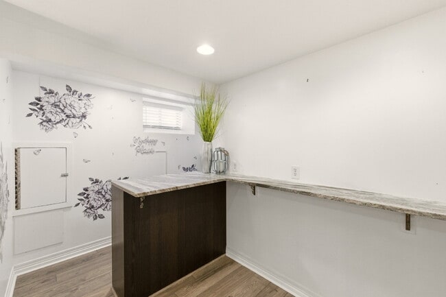 Building Photo - Beautiful 4 Bedroom/3 Bathroom Home in University Hills Area!