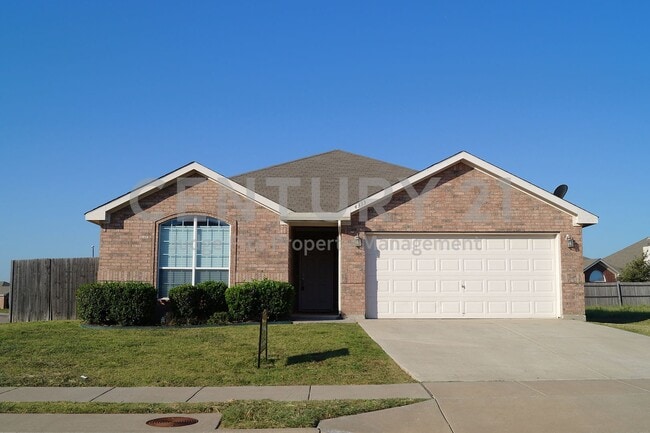 Primary Photo - Well Maintained 4/2/2 Home Nestled on Corn...