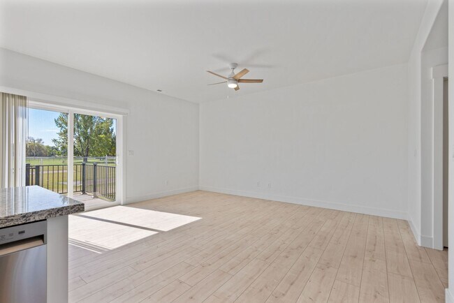 Building Photo - MODERN 3 BED 2.5 BATH TOWNHOME IN SAINT ANTHONY