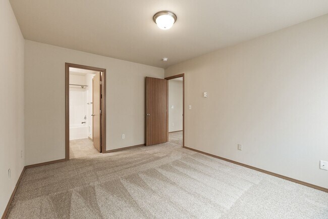 Building Photo - RP26