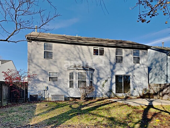 Building Photo - 5900 Winshire Dr