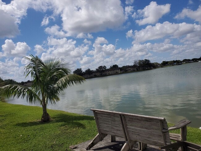 Building Photo - 481 Banks Rd Margate, FL 33063