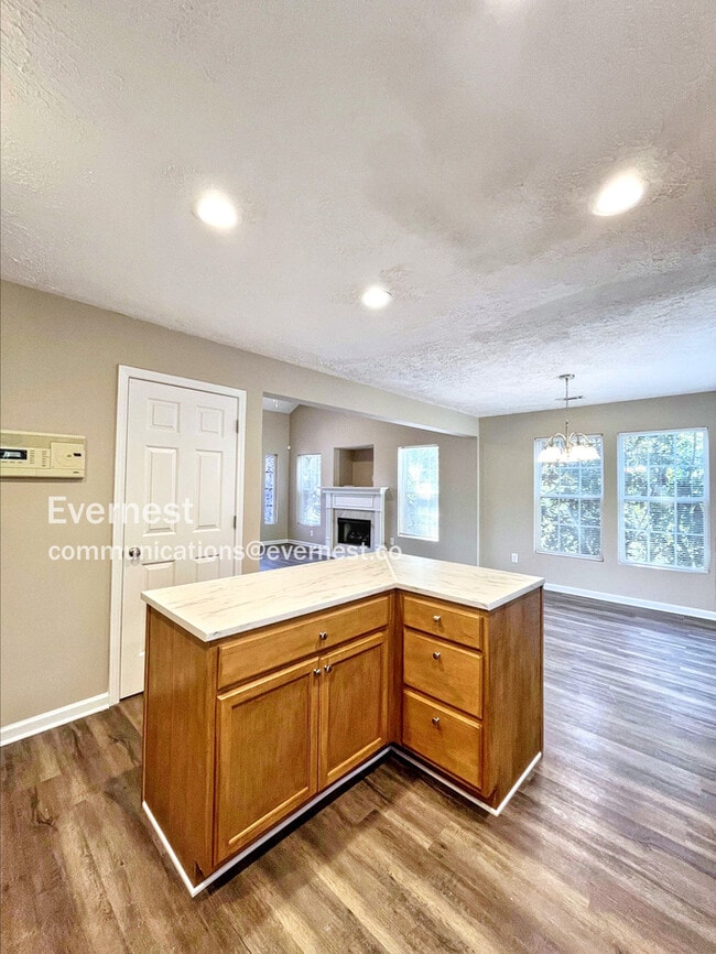 Building Photo - 5005 Cobblestone Creek Dr