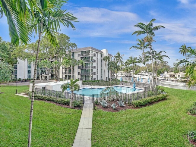 Building Photo - 1301 River Reach Dr