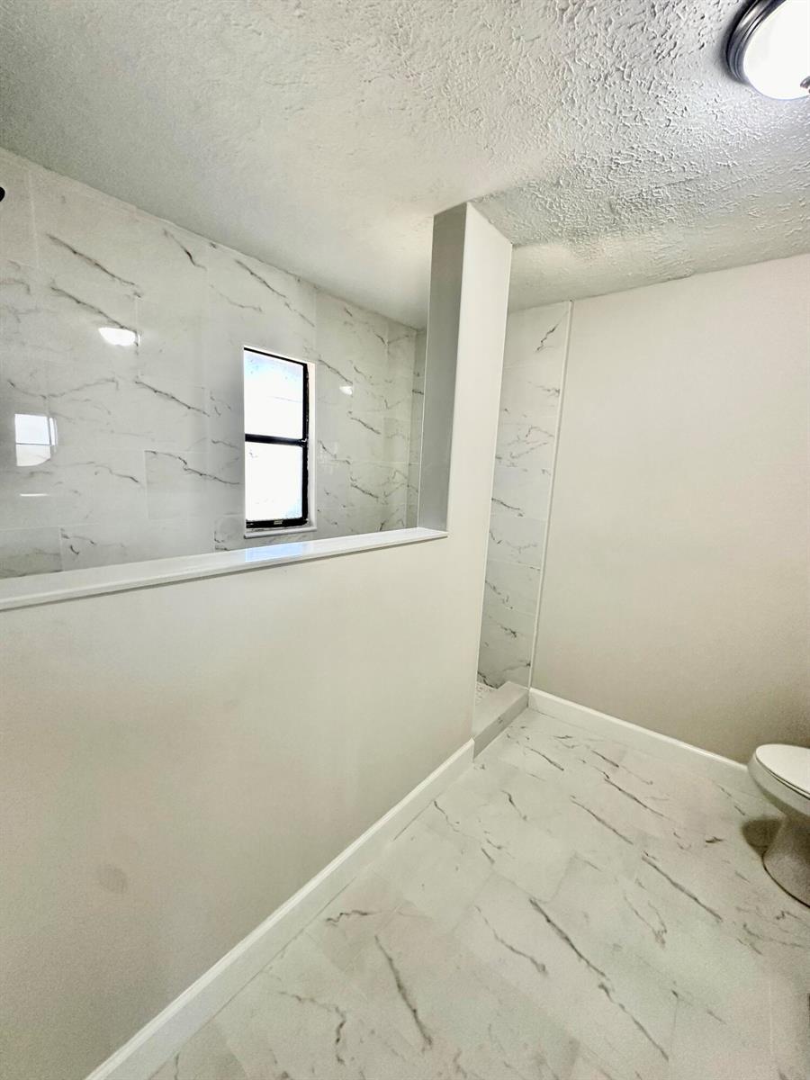 Building Photo - 6109 Tangelo Dr