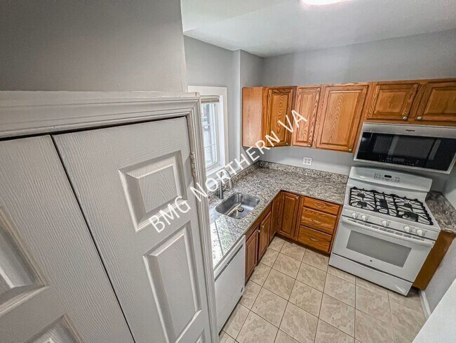 Building Photo - 1647 Fitzgerald Ln