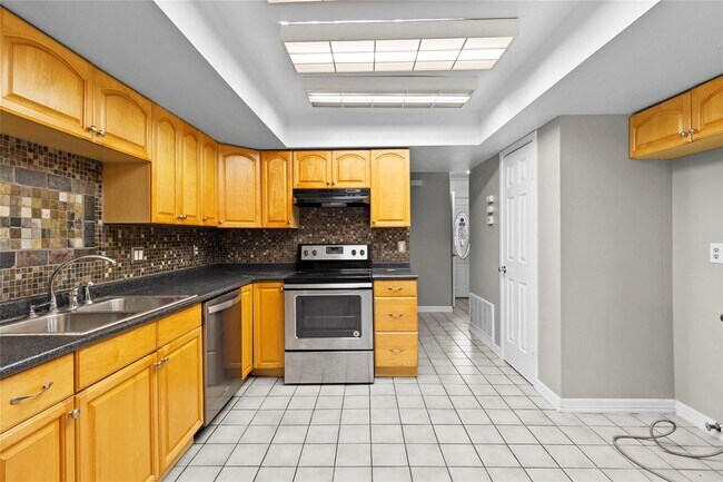 Building Photo - 3114 Glen Spring Dr