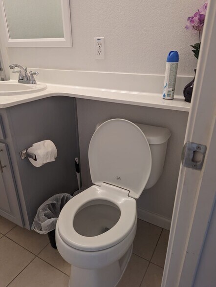 Building Photo - 135 Parc Place Dr