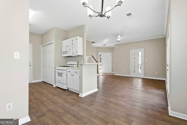 Building Photo - 130 S Fairfield Dr