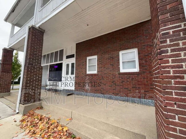 Building Photo - 201 N Philips St