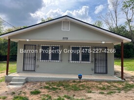 Building Photo - 2375 Lincoln St